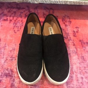 Steve Madden black slip ons size 7